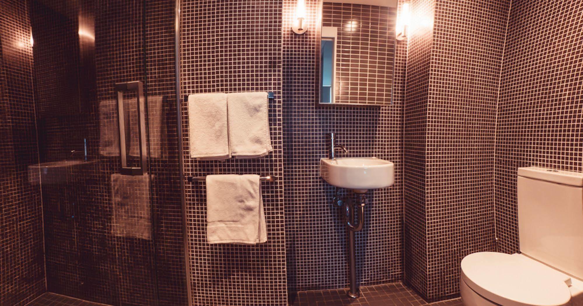 Crown Hotel Surry Hills Sydney Exteriör bild