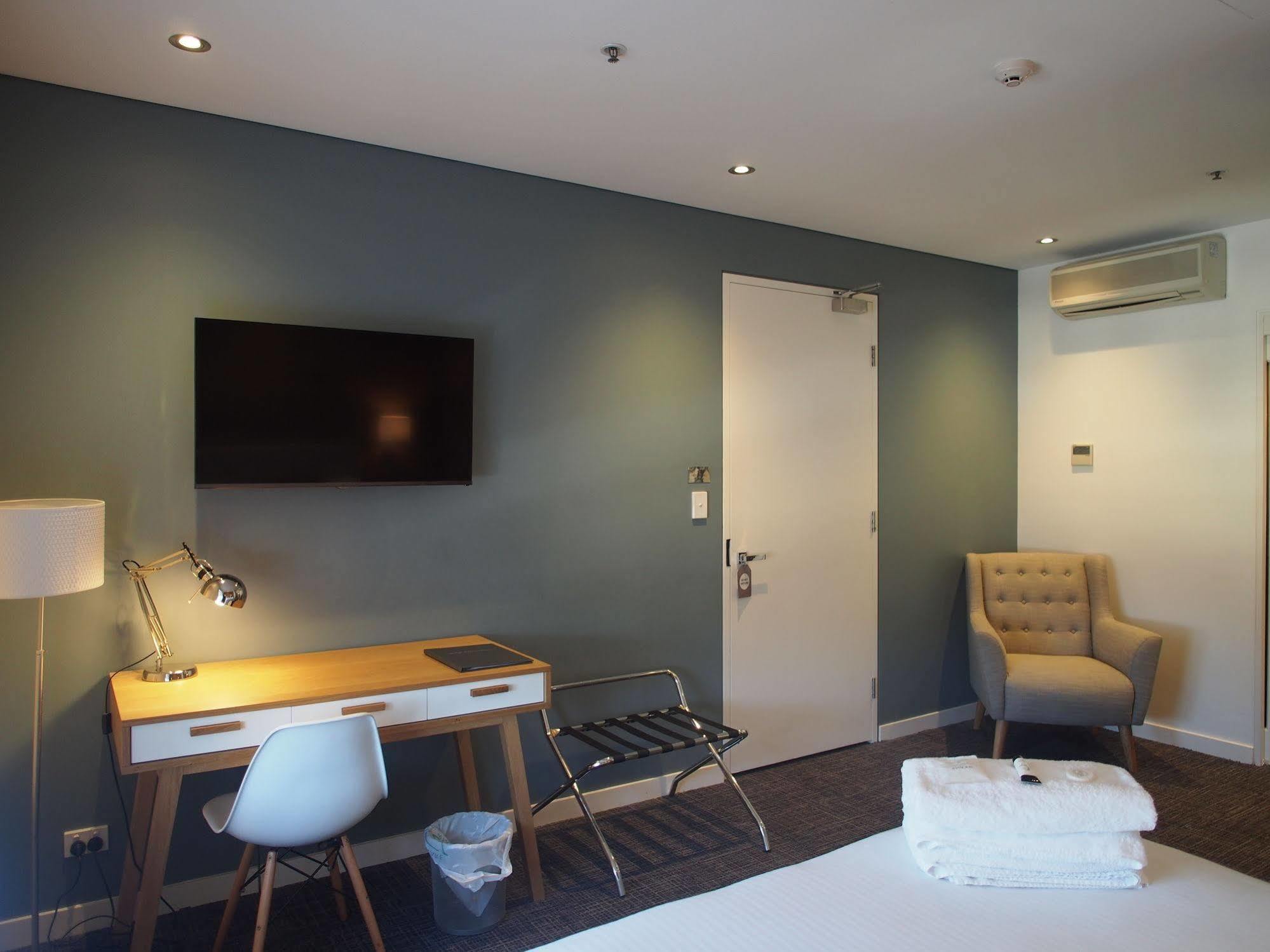 Crown Hotel Surry Hills Sydney Exteriör bild