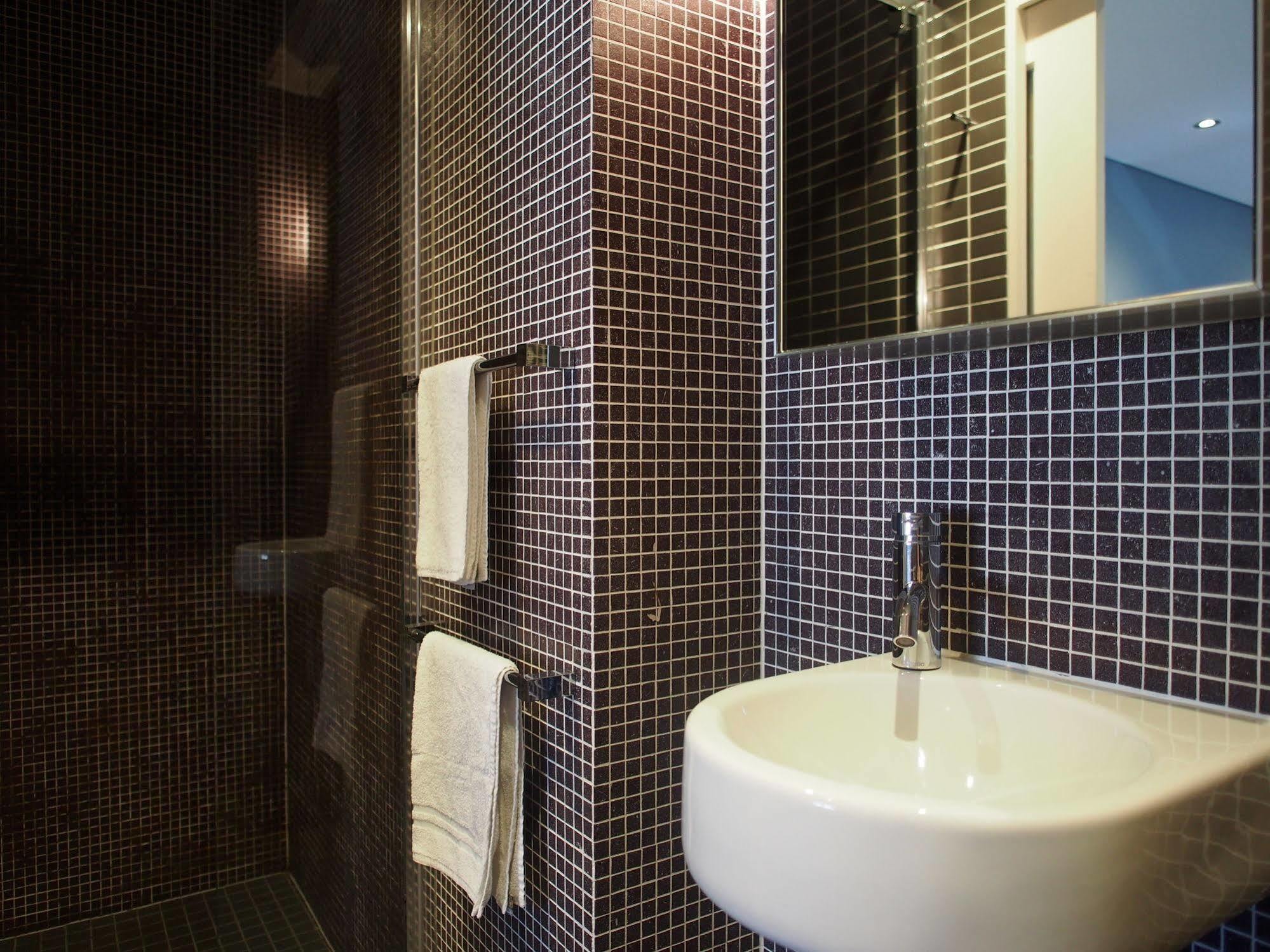Crown Hotel Surry Hills Sydney Exteriör bild